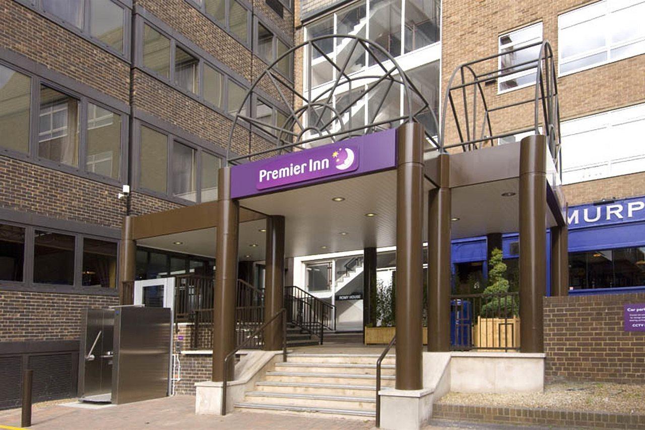 Premier Inn Brentwood Luaran gambar